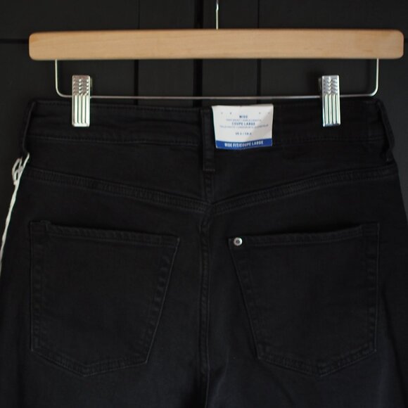 H&M | NWT Wide Fit / High Waist / Ankle Length / Black Jeans - Picture 5 of 6